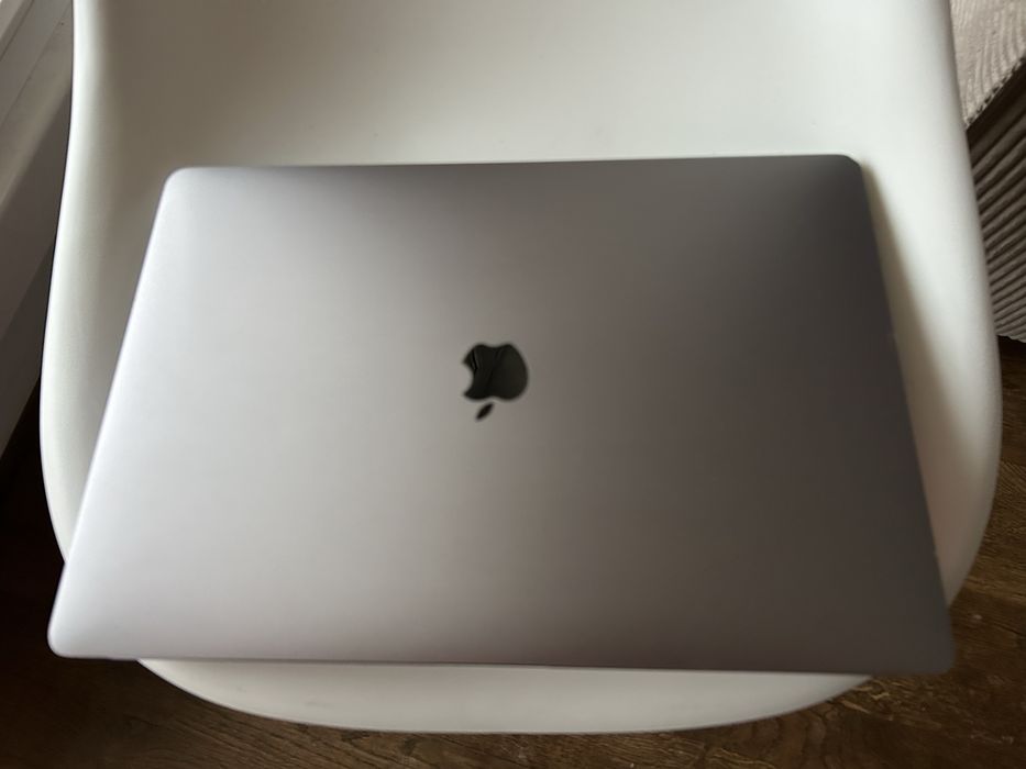 Apple MacBook Pro 16" A2141 i9 1TB SSD 5500M IDEALNY!