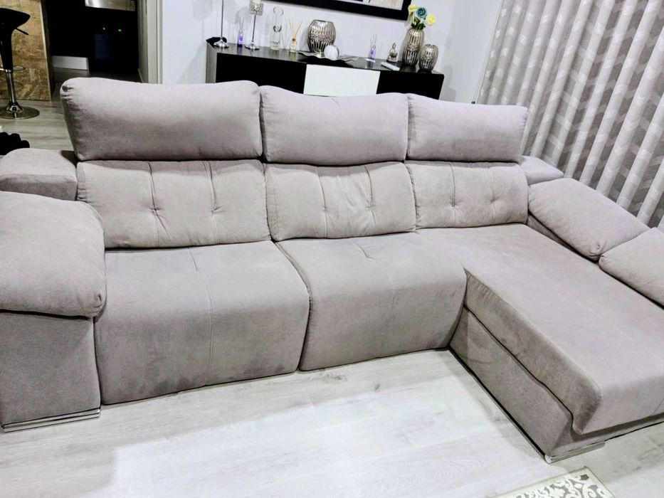 Sofá elétrico com 3 lugares e chez lounge cinza claro