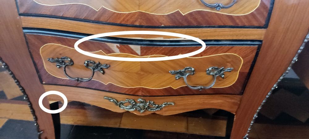 “Cómoda antiga estilo francês