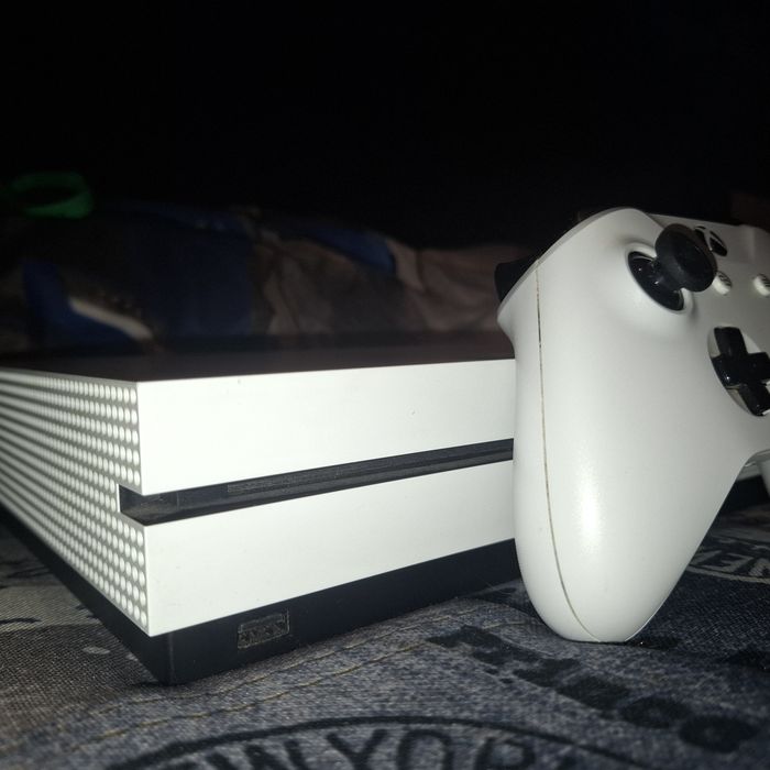 Xbox one S w bardzo dobrym stanie