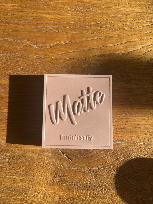 Paletka cieni do powiek Huda Beauty