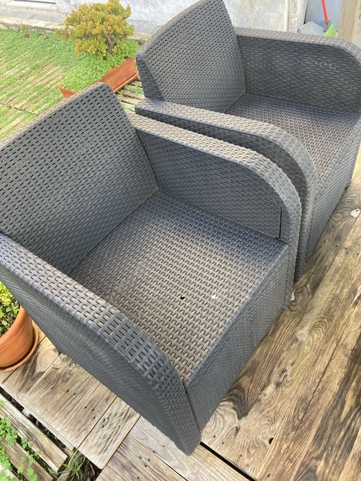 Conjunto jardim (banco grande + 2 pequenos + 1 caixa com mini colchões