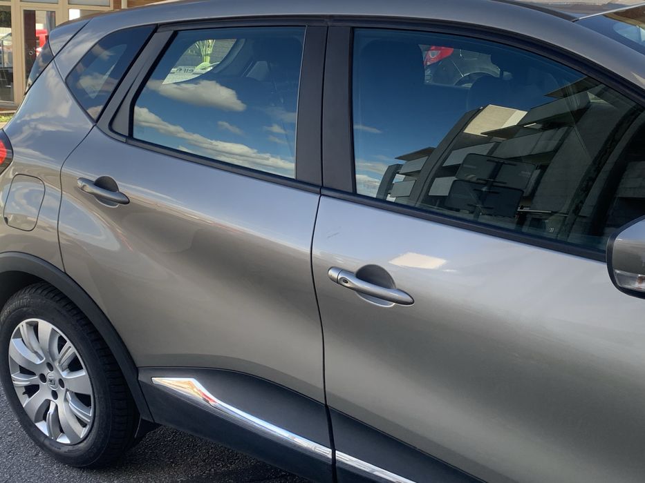 Renault Captur cinza dourado