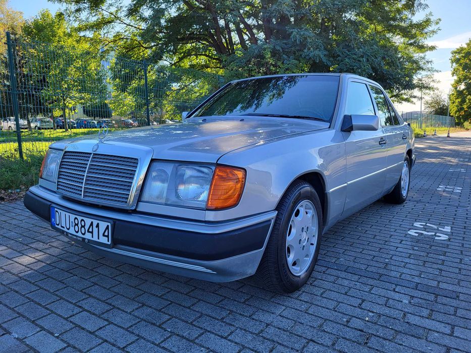 Mercedes-Benz W124