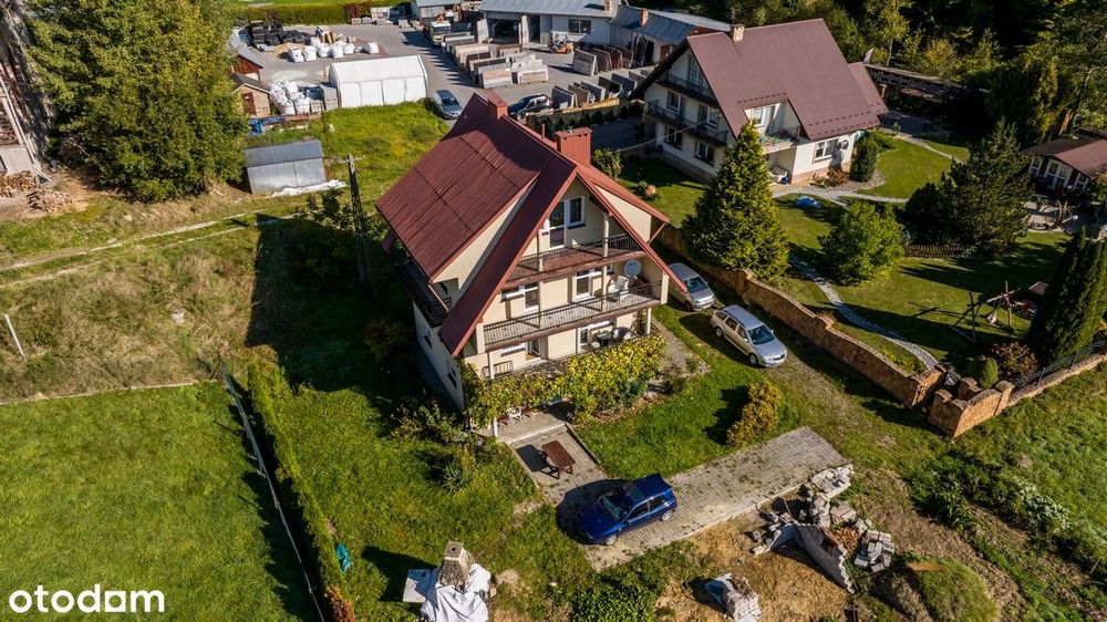 Na sprzedaż dom wolnostojący około 200 m2 w miejscowości Iwkowa.
