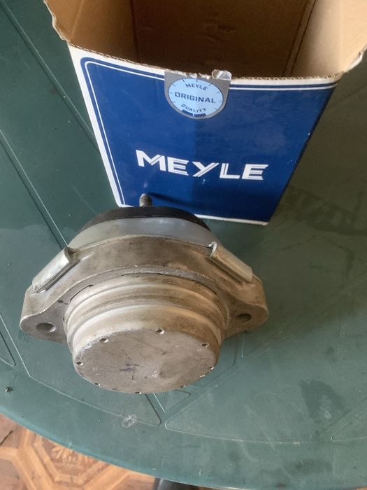 BMW х5 є 53 подушки мотора м57н  і бу