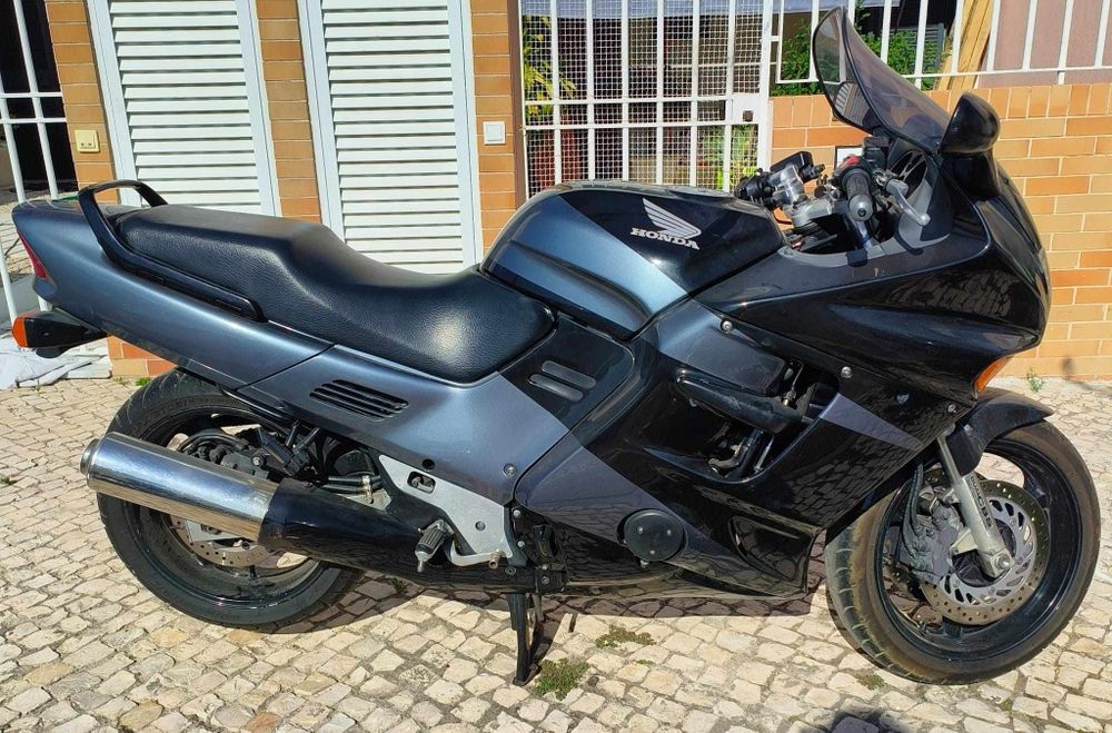 Honda CBR F  1000 estimada