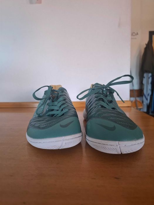 Vendo sapatilhas futsal gato II Nike