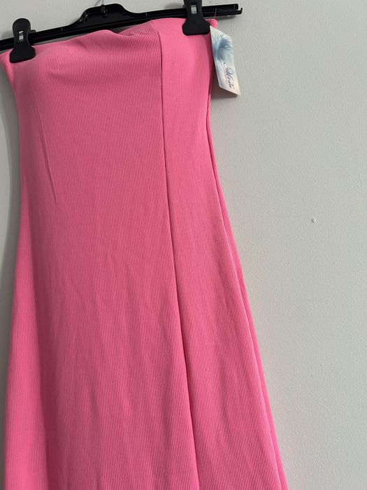 Sukienka wszyta miseczka