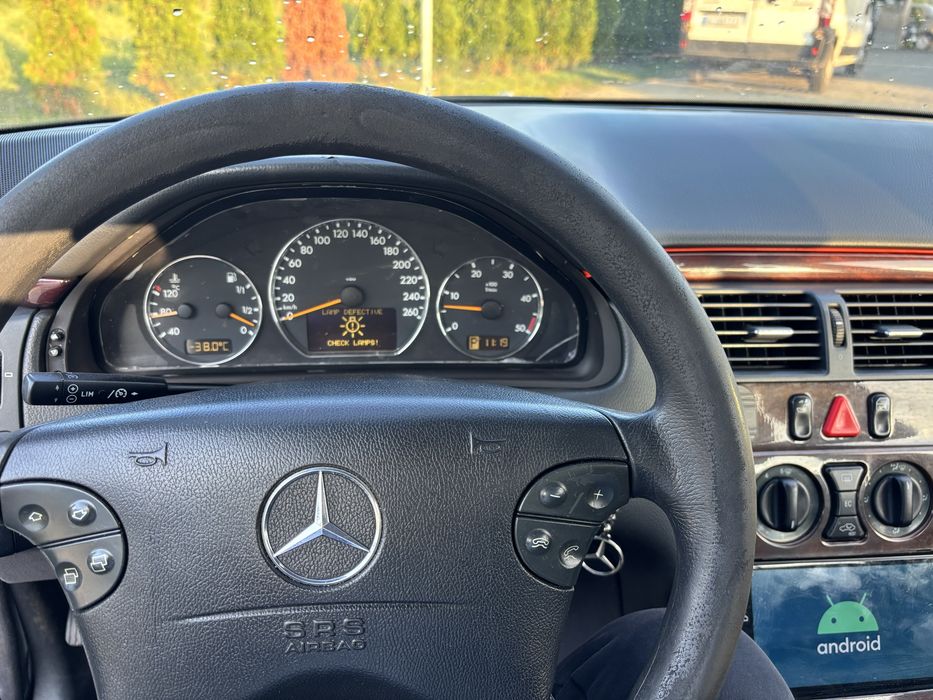 Mercedes-Benz E-Class 2001 VIN WDB2100061B436747 фото оголошення 9 з 13