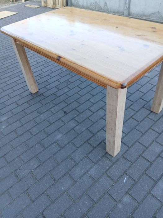 Sprzedam stol z drewna Debowego.