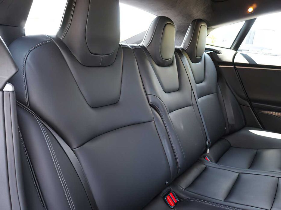 Tesla Model S      2019