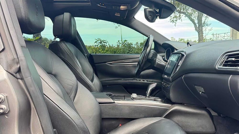 Maserati Ghibli      2019