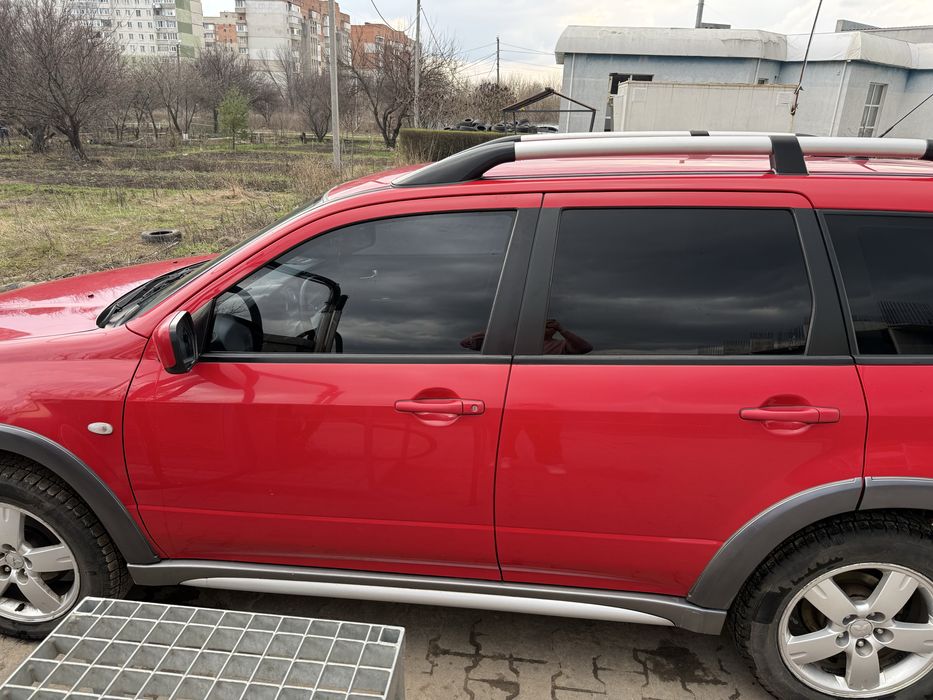 Продаётся Mitsubishi Outlander 2.4