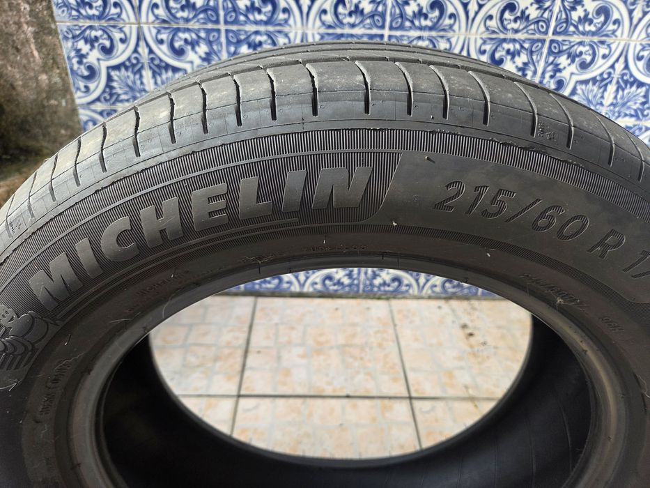 Pneu michelin 215/60/17