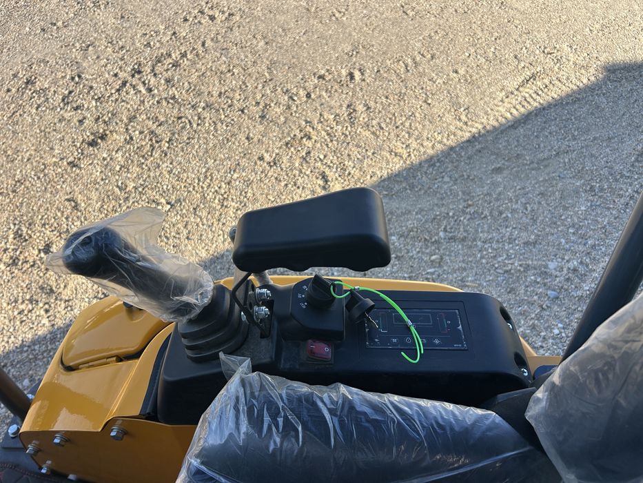 Mini escavadora Captok CP18 (1800kg) - Novo