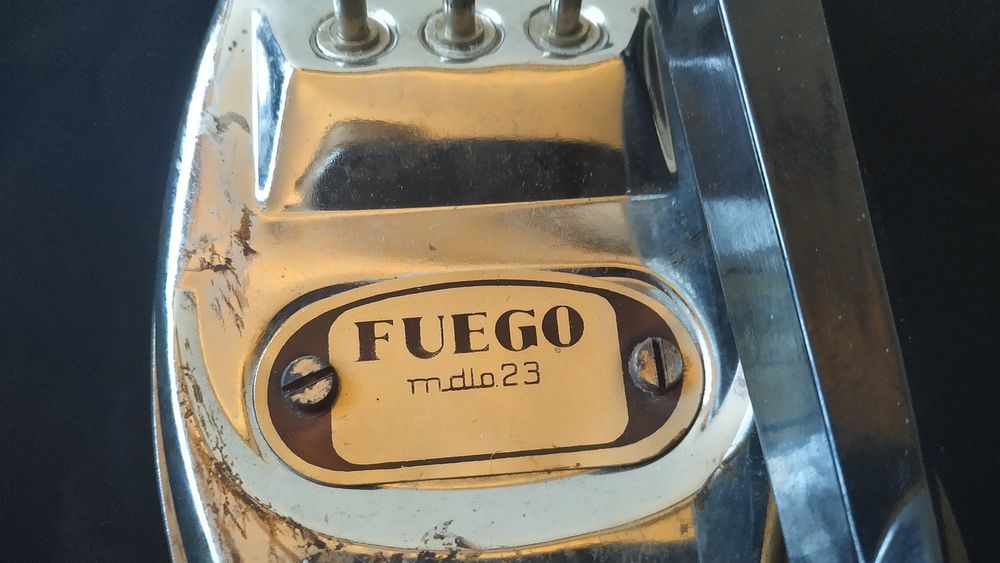 Ferro de Engomar de Viagem Vintage FUEGO 23 (Anos 50/60) – Com Estojo