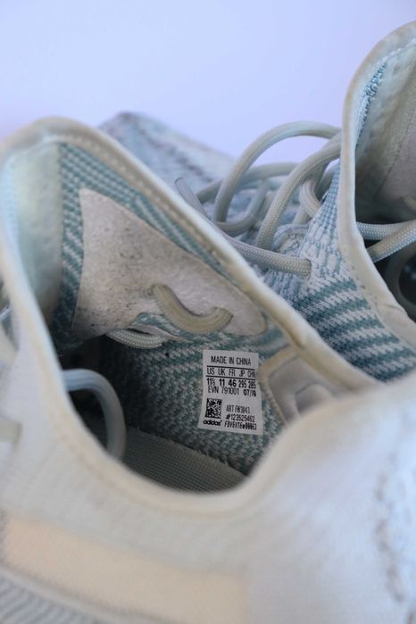 Ténis Yeezy Boost 350 V2 Cloud White Originais — Fatura do Colombo!