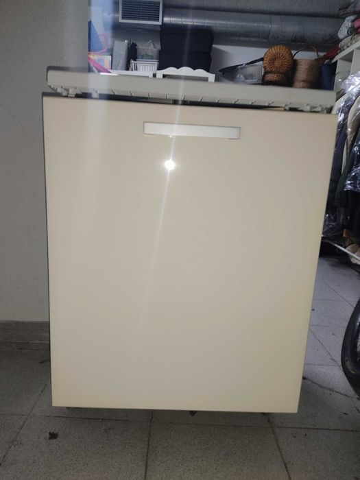 Máquina de lavar loiça AEG para peças