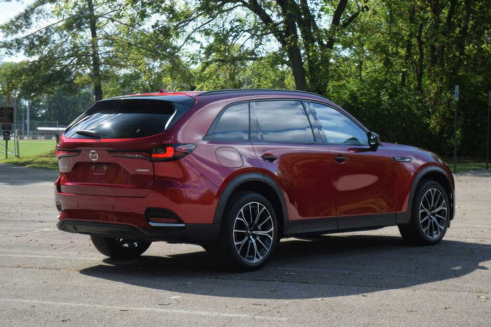 Mazda CX-70 PHEV Premium Plus      2025