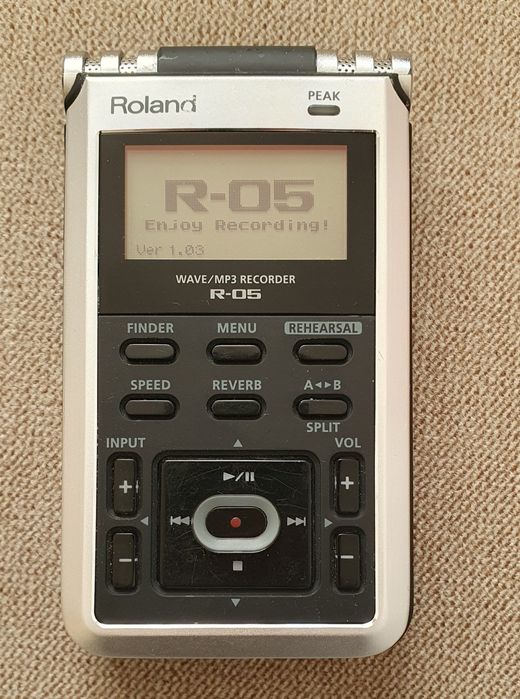 Roland R-05 rejestrator audio dyktafon Wave MP3 96 kHz 24bit
