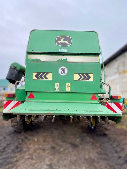 Комбайн John Deere 1550