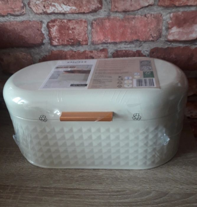 Nowy, metalowy  chlebak