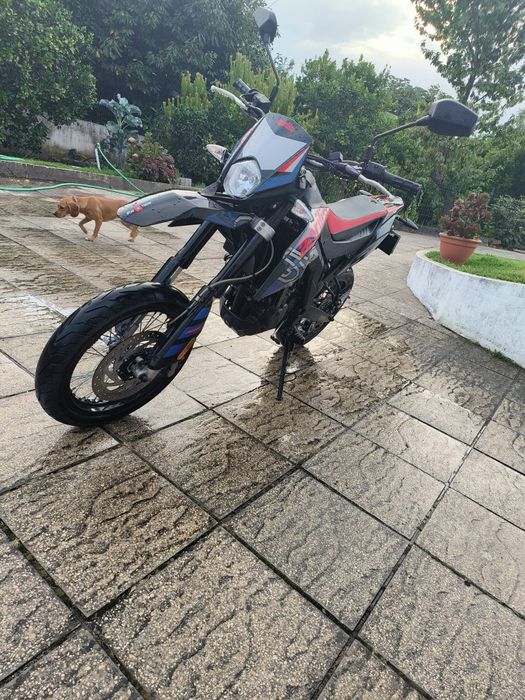 Aprilia SX 125 - 07/2024 | 5.500km | Garantia Fábrica até 07/2027 | Co