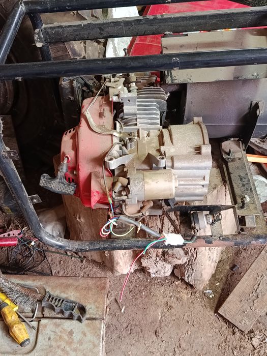 Продам двигун з генератора