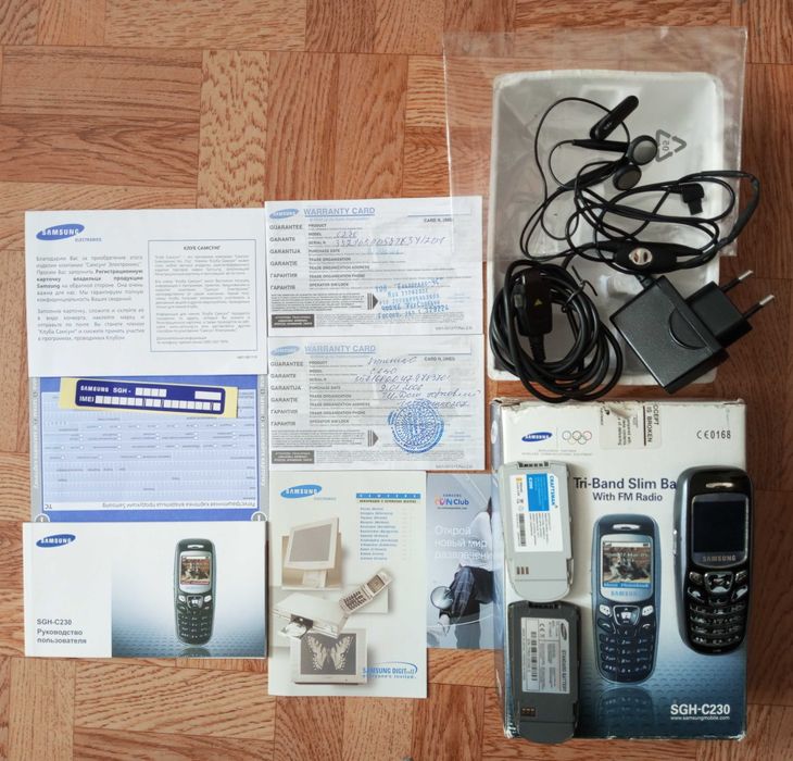 Два телефона: Samsung SGH-M620 и Samsung C230