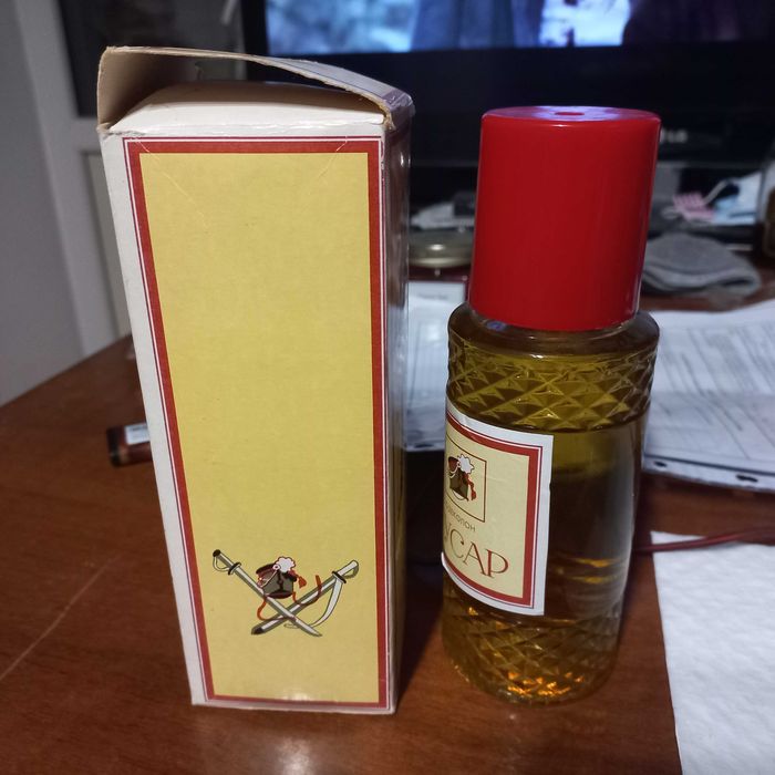 Одеколон Гусар . Ив, Коррида. Дипломат , духи от дзинтарс