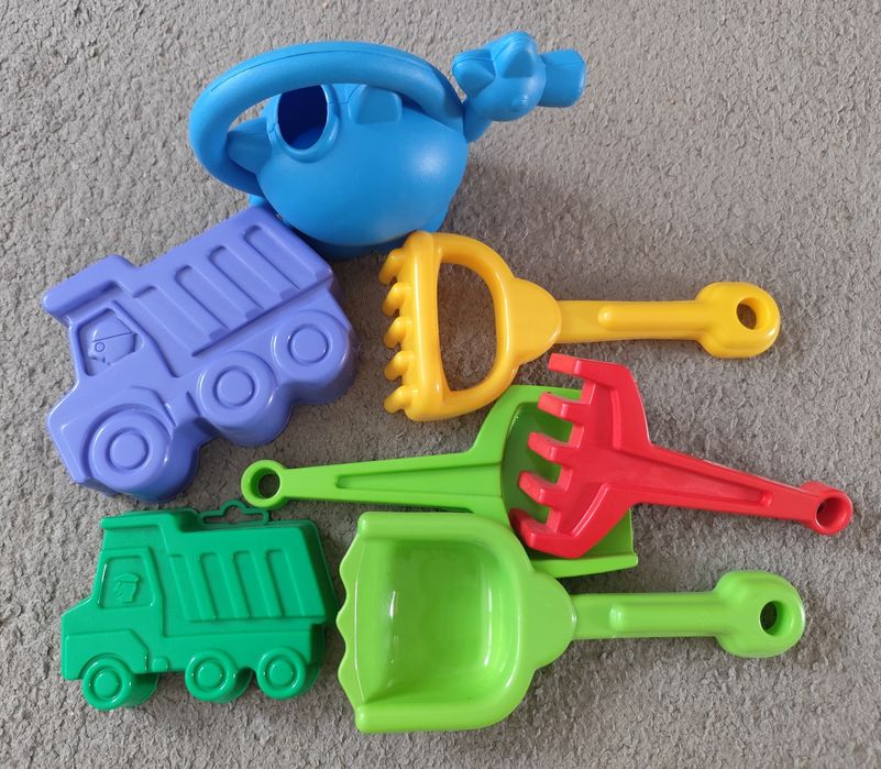 Zabawki do piaskownicy nieużywane