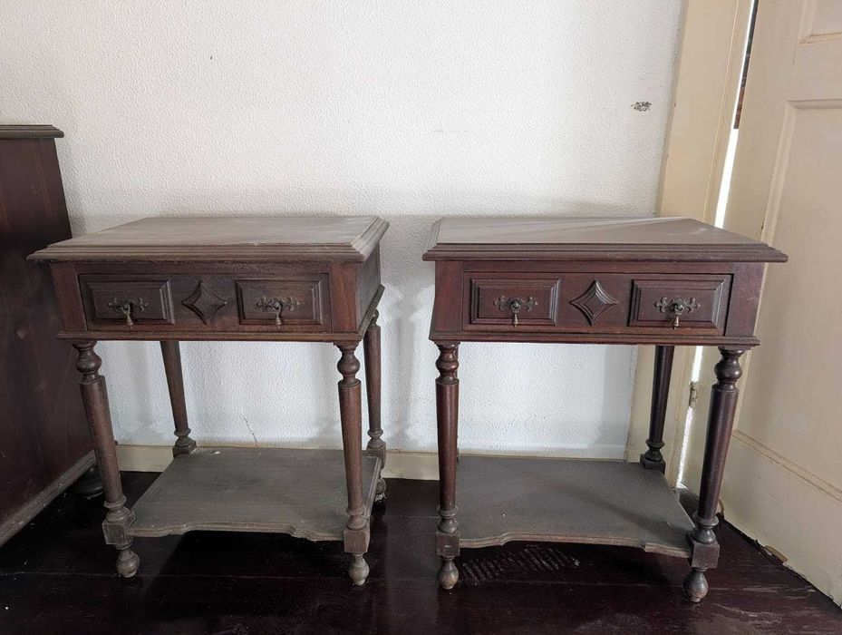 Conjunto cómoda e mesinhas de cabeceira