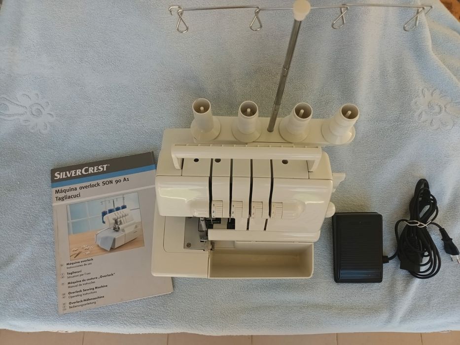 Máquina corte e costura, como nova