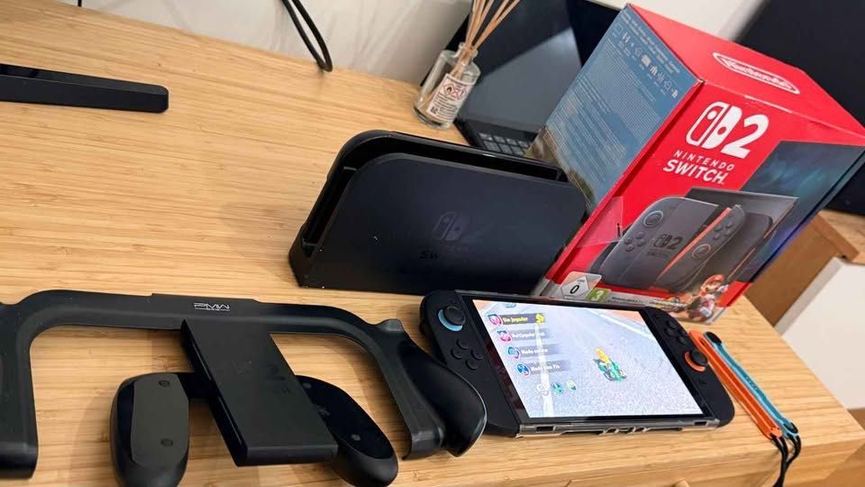Nintendo Switch 2 com caixa e acessórios