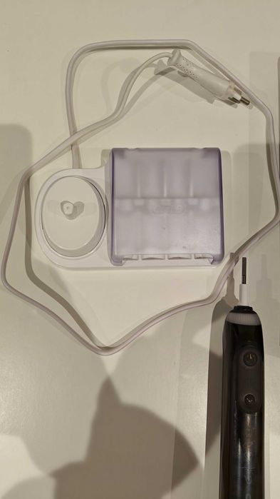 Escova Elétrica Oral-B para peças (AVARIADA)+ Acessórios originais