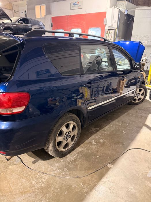 Toyota avensis 7 lugares