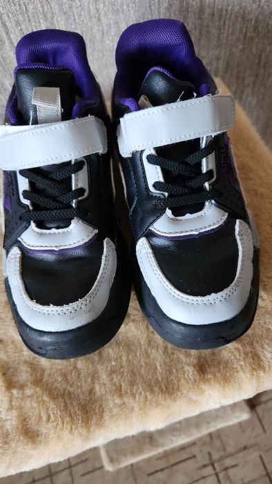 Кроссовки на девочку