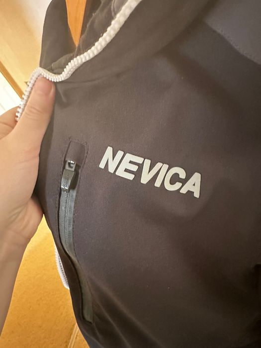 Куртка жіноча оригінальний англійський бренд Nevica XS