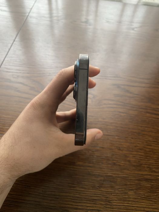 Продам iPhone 13 Pro Max на запчастини.