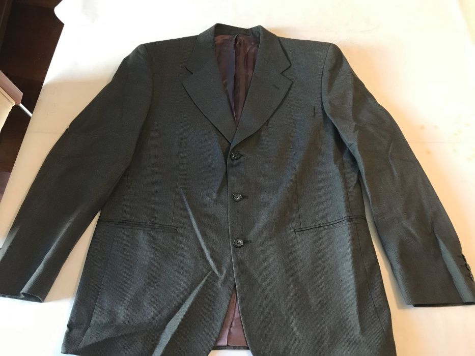 Fato de Homem Cinza em bom estado!