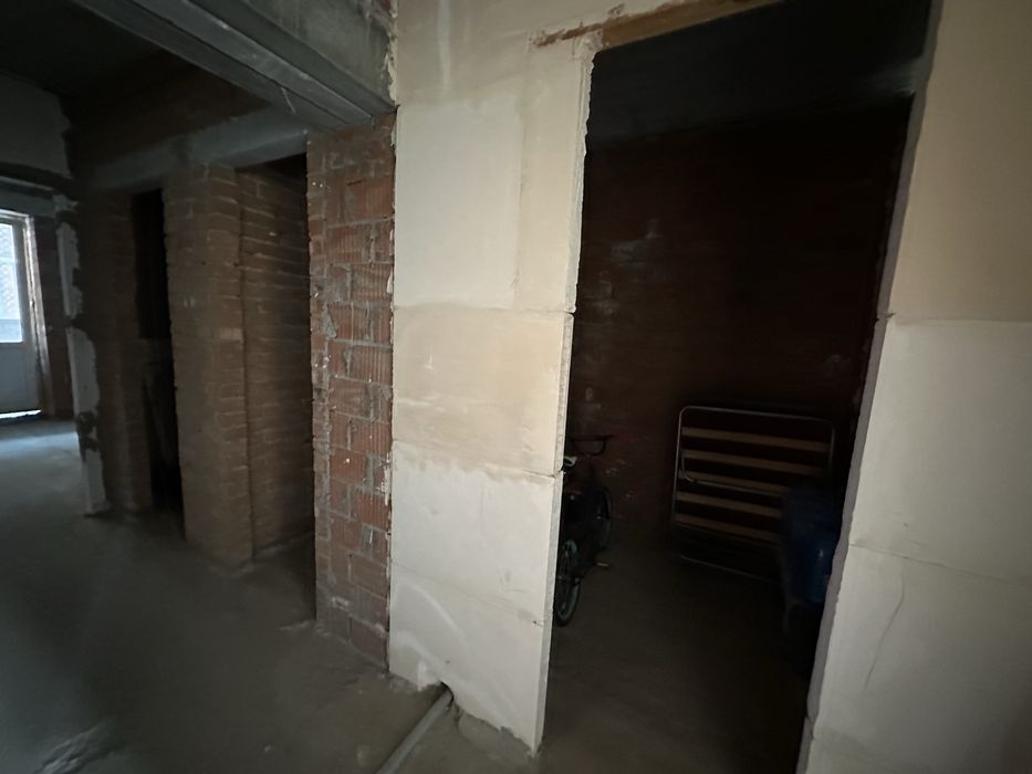 Продам 2к квартиру 67м2 в зданому будинку ЖК  Петрівський квартал