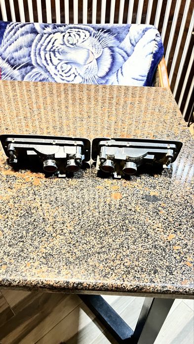 Задні стопи паджеро