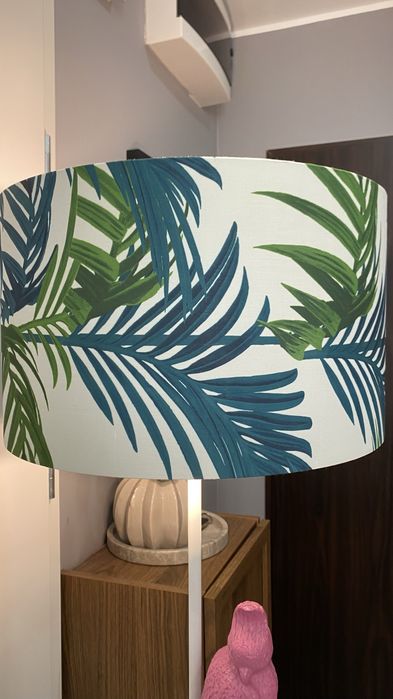 Piękna lampa stojąca