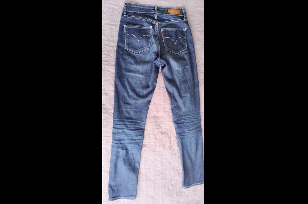 Levis Demi curve classic skin leg  W25 L32 granatowe