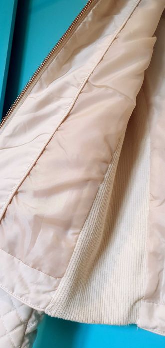 Kremowo-biała pikowana damska kurtka przejściowa Diverse