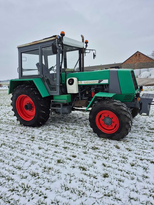 Ciągnik Fortschritt zt 323a