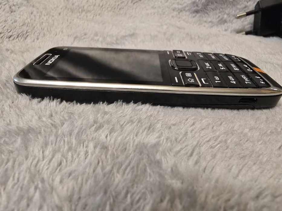 Telefon Nokia E52 Orange