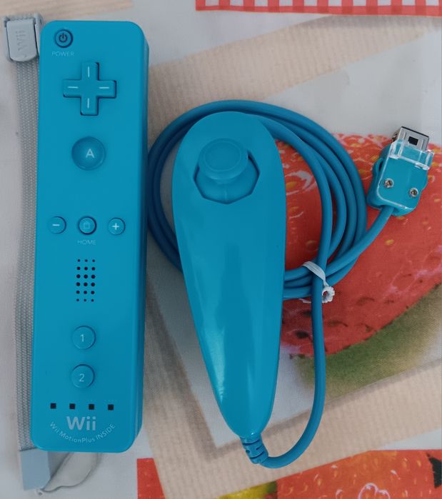 Consola Nintendo Wii Azul + 22 Jogos Nintendo + 900 jogos Emuladores
