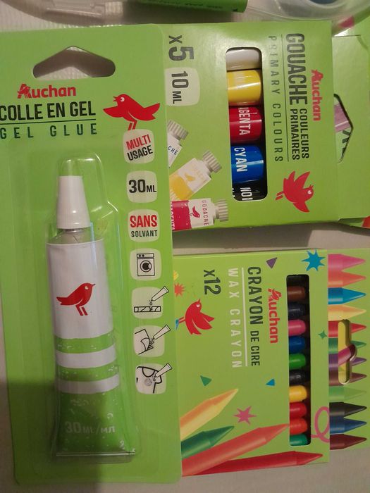Kit material escolar, Novo